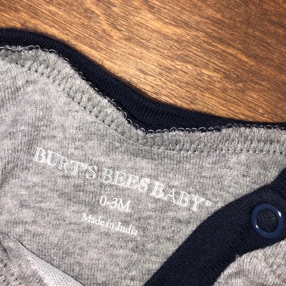 Burt’s Bees Baby 0-3 months organic cotton onesie - Picture 4 of 5